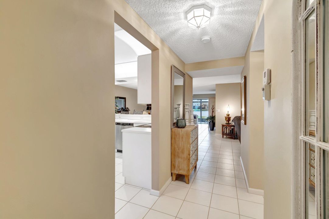 For Sale: $299,000 (2 beds, 2 baths, 1498 Square Feet)