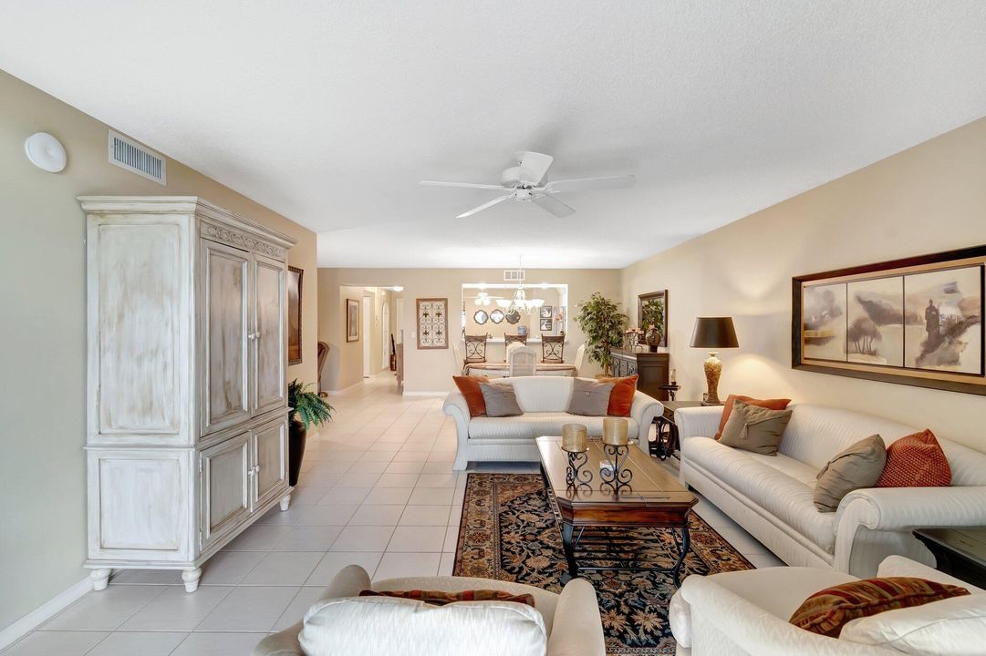 For Sale: $299,000 (2 beds, 2 baths, 1498 Square Feet)