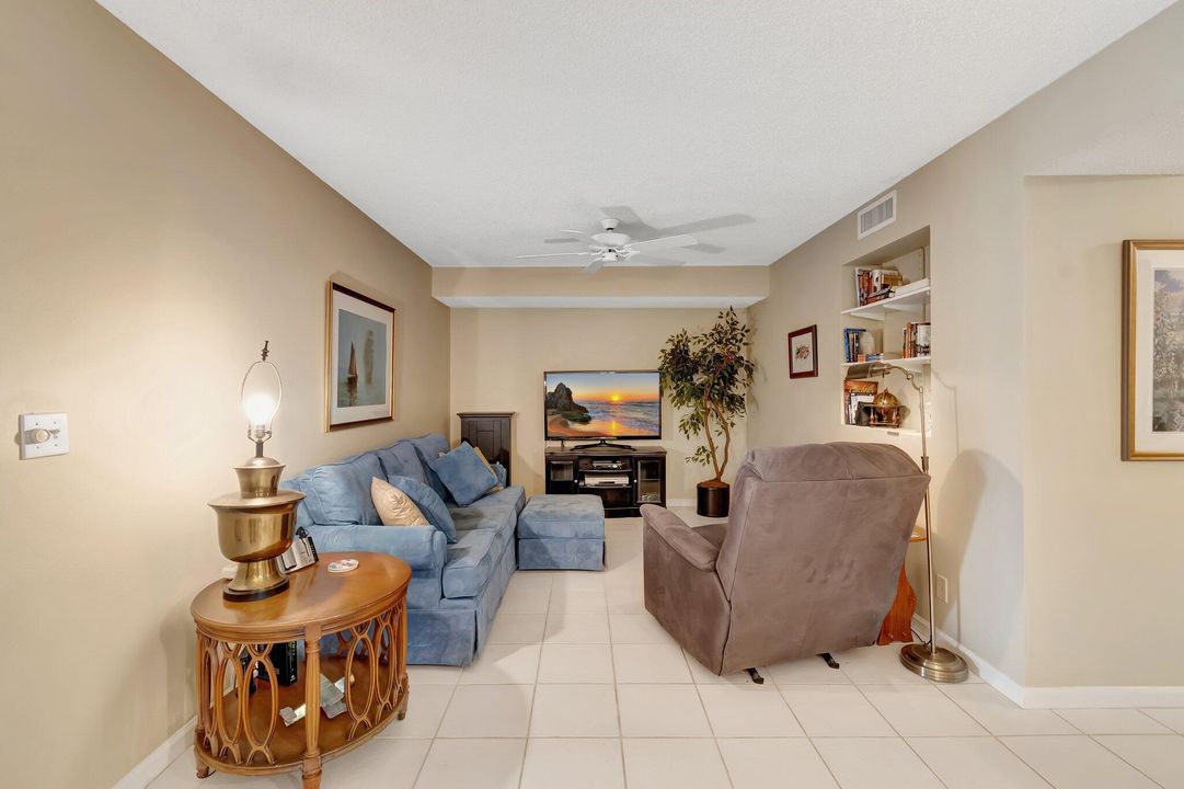 For Sale: $299,000 (2 beds, 2 baths, 1498 Square Feet)