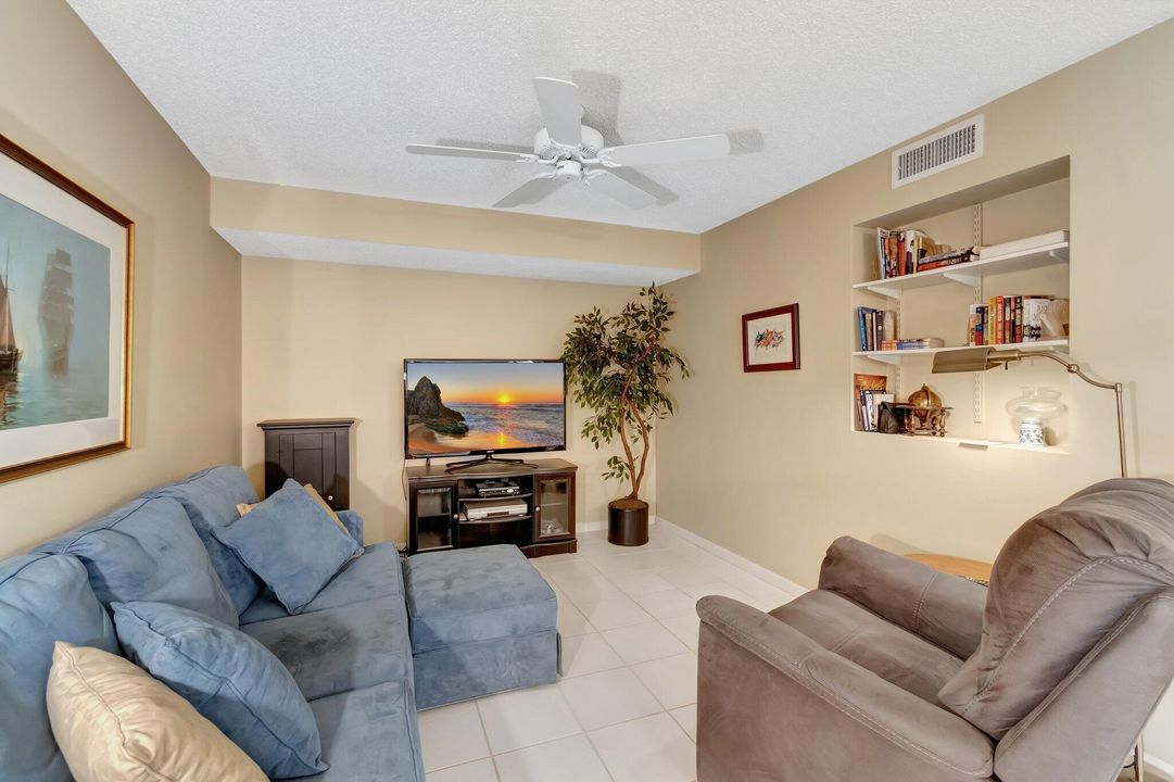 For Sale: $299,000 (2 beds, 2 baths, 1498 Square Feet)