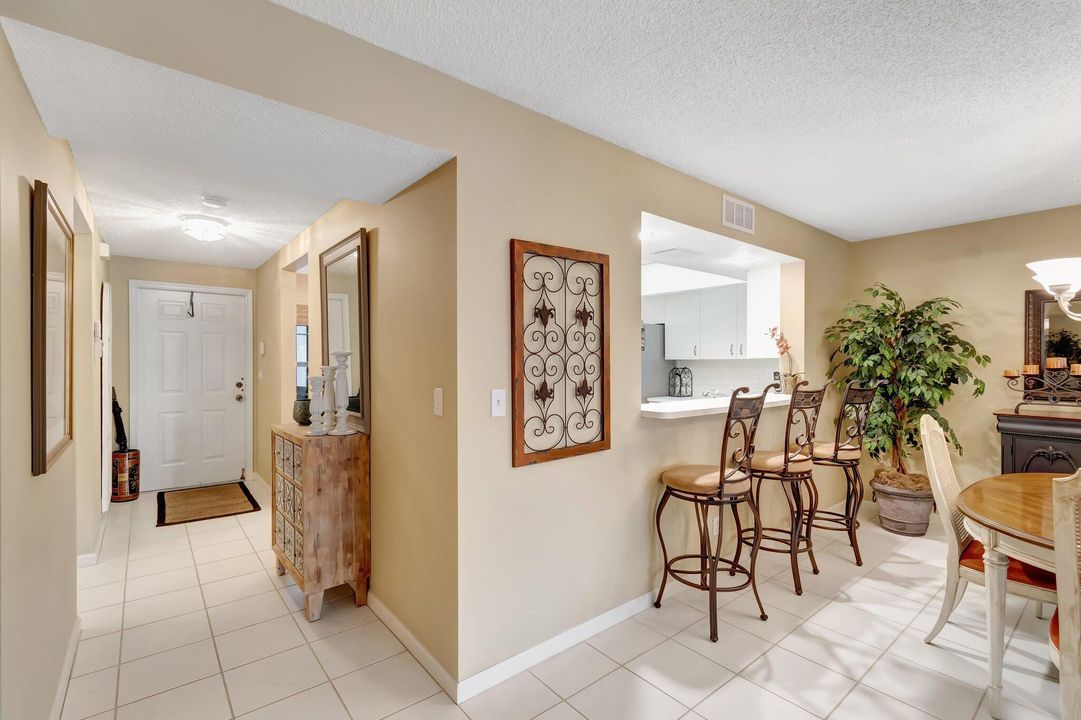 For Sale: $299,000 (2 beds, 2 baths, 1498 Square Feet)