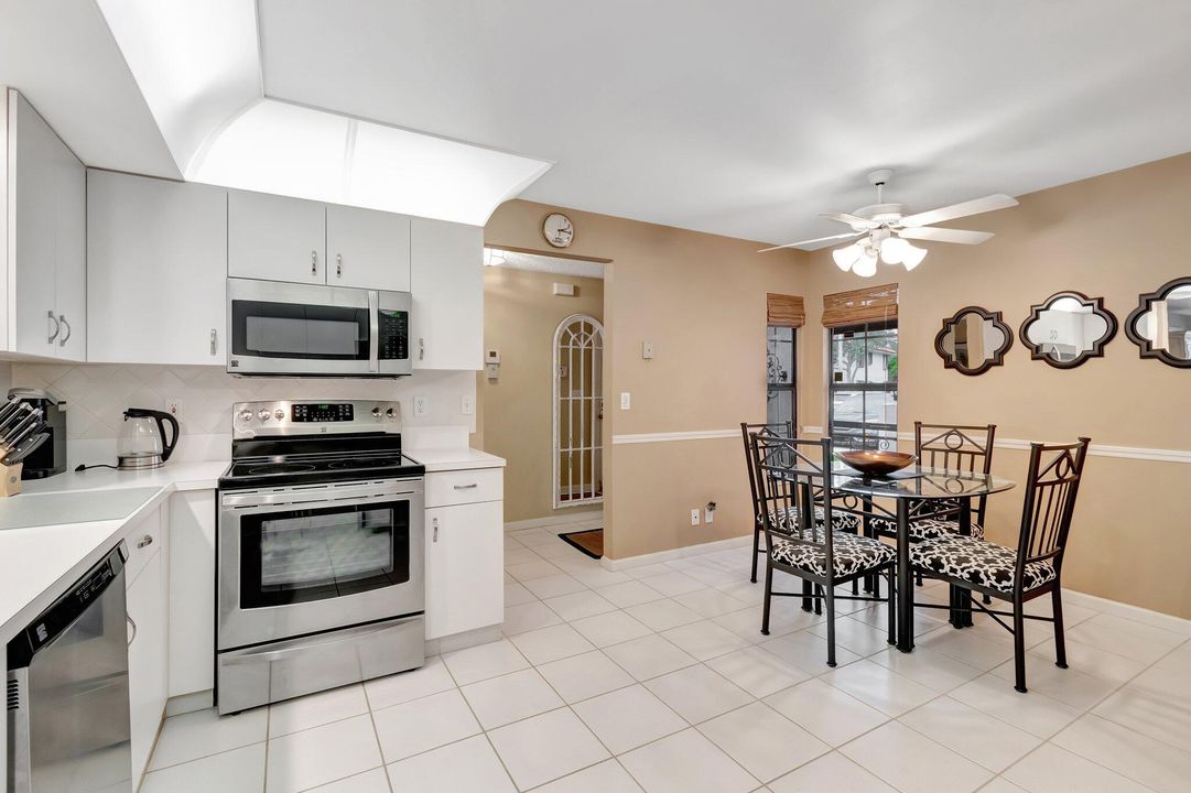 For Sale: $299,000 (2 beds, 2 baths, 1498 Square Feet)