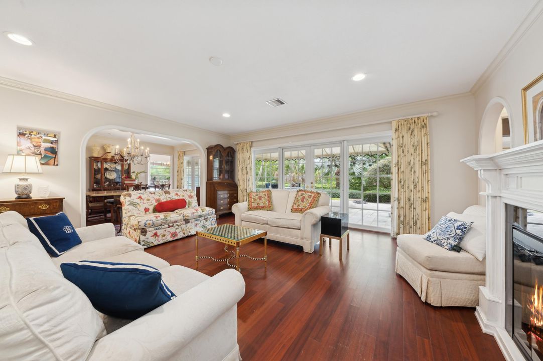 For Sale: $1,349,000 (3 beds, 2 baths, 2525 Square Feet)