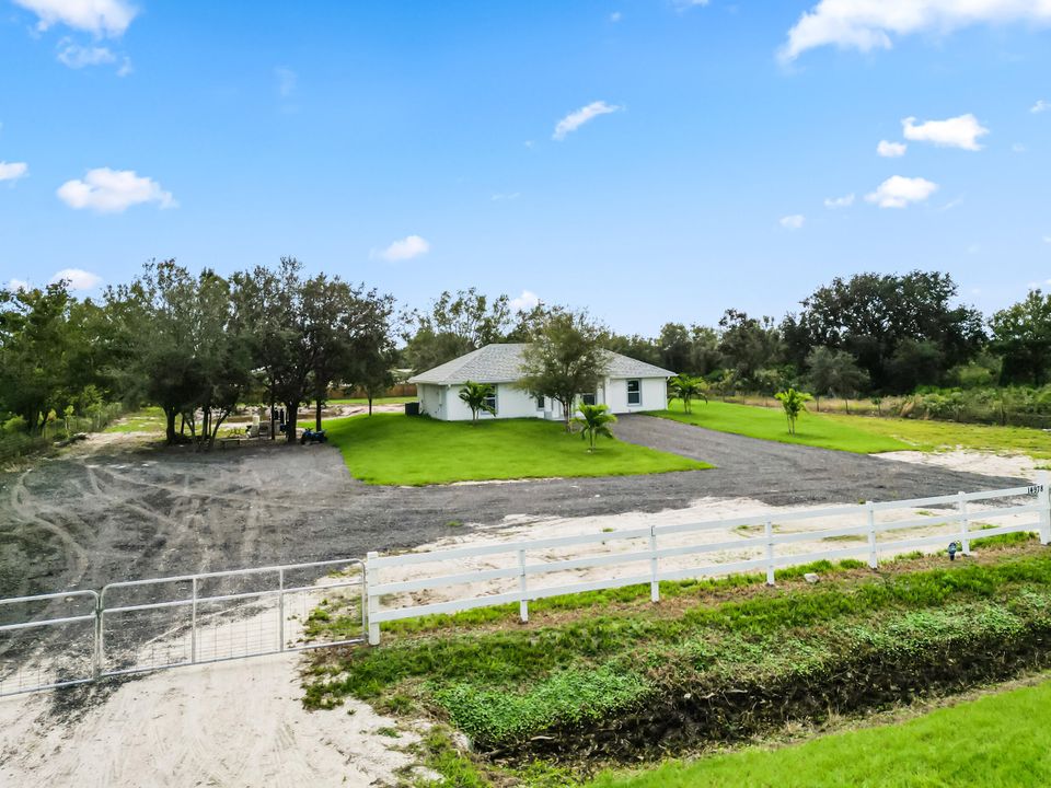 For Sale: $374,900 (3 beds, 2 baths, 1248 Square Feet)