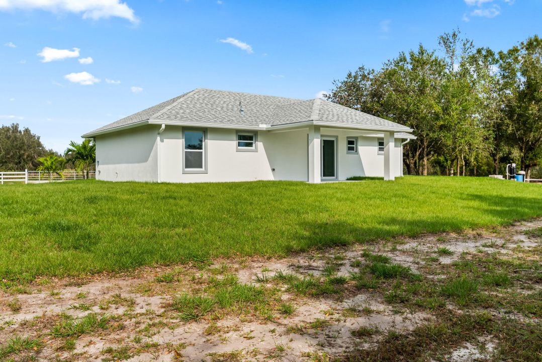 For Sale: $374,900 (3 beds, 2 baths, 1248 Square Feet)