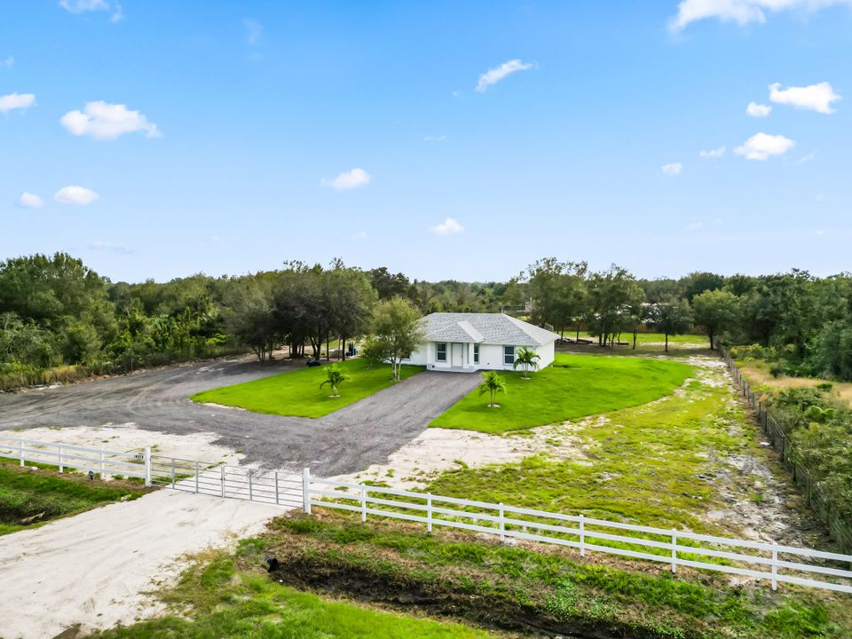 For Sale: $374,900 (3 beds, 2 baths, 1248 Square Feet)