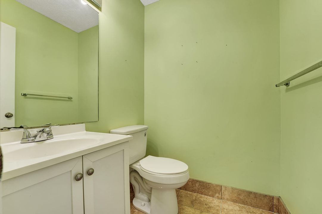 For Sale: $298,000 (2 beds, 2 baths, 1500 Square Feet)