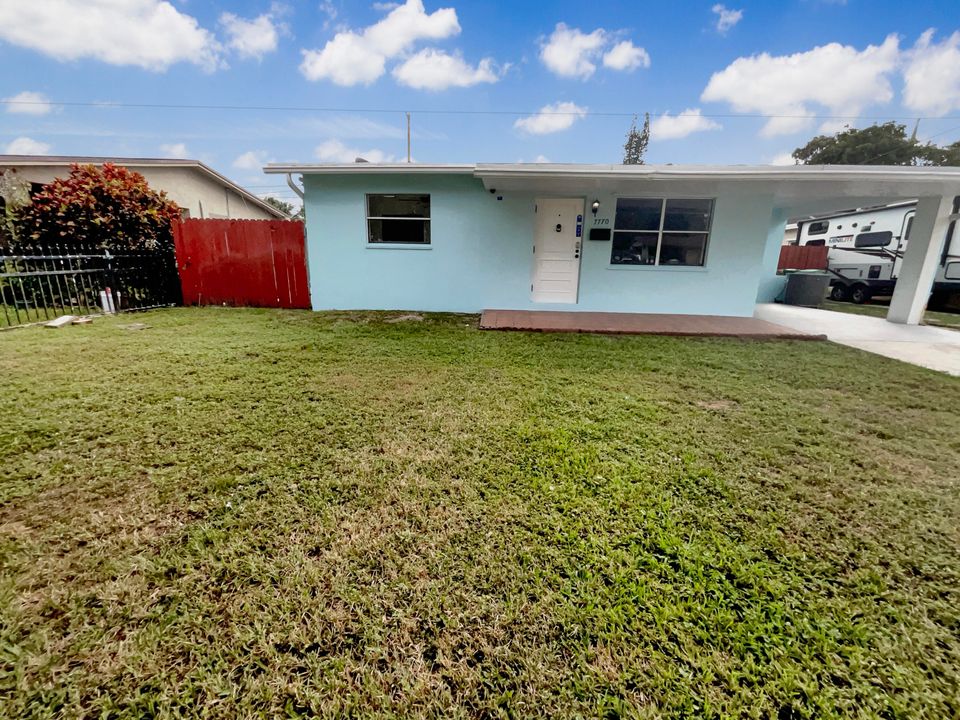 For Sale: $580,000 (3 beds, 2 baths, 1359 Square Feet)