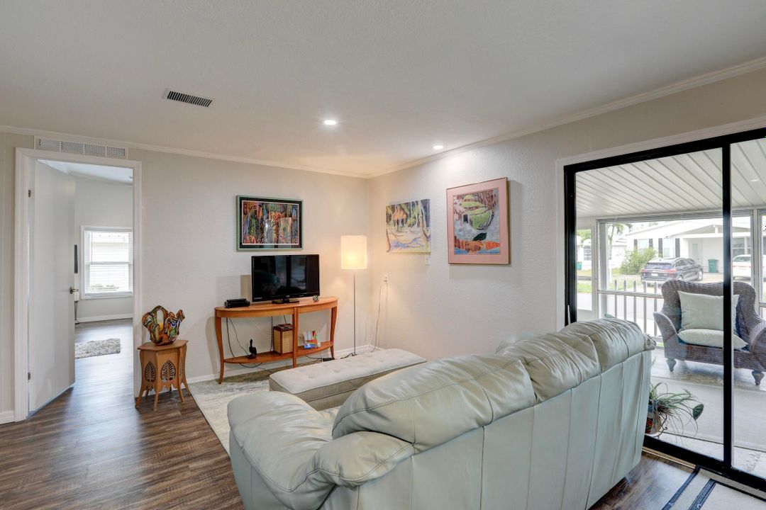 For Sale: $269,900 (2 beds, 2 baths, 1514 Square Feet)