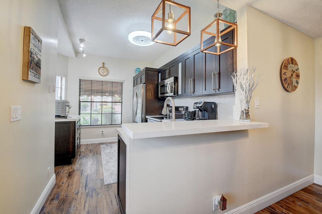 For Sale: $379,900 (2 beds, 2 baths, 1496 Square Feet)