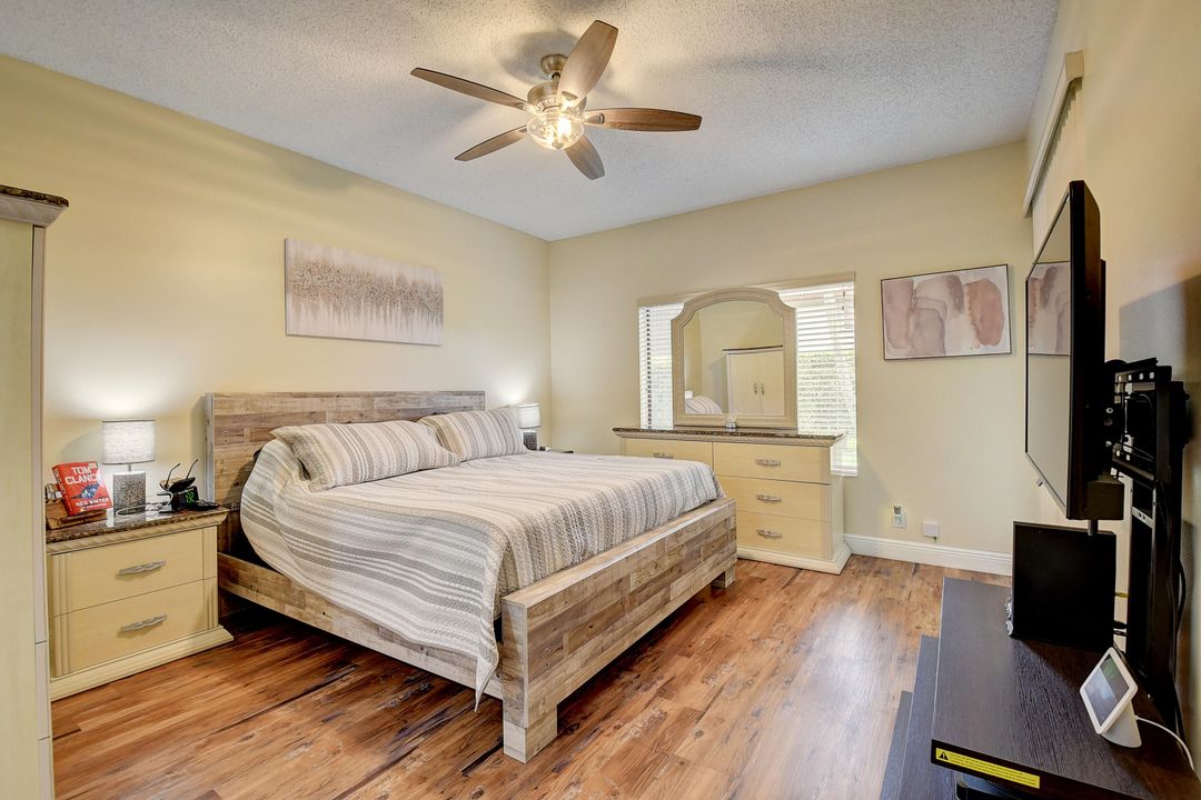 For Sale: $379,900 (2 beds, 2 baths, 1496 Square Feet)