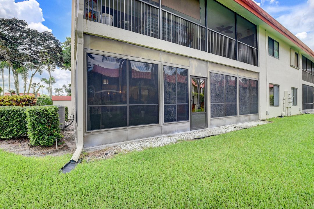 For Sale: $379,900 (2 beds, 2 baths, 1496 Square Feet)