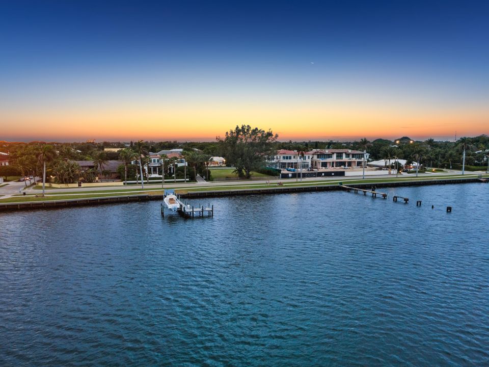 For Sale: $21,500,000 (3 beds, 3 baths, 2657 Square Feet)