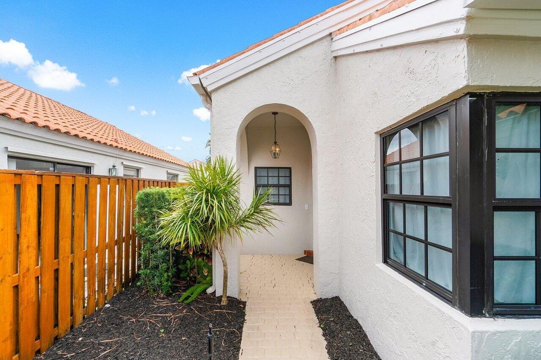 For Sale: $730,000 (3 beds, 2 baths, 1718 Square Feet)