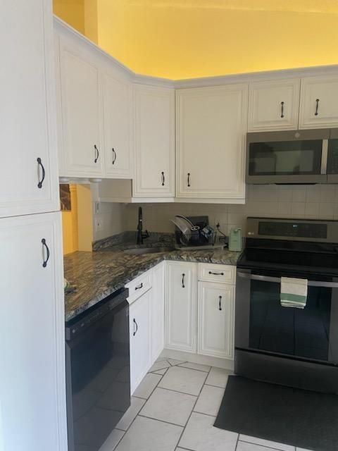 For Sale: $295,000 (2 beds, 2 baths, 1370 Square Feet)