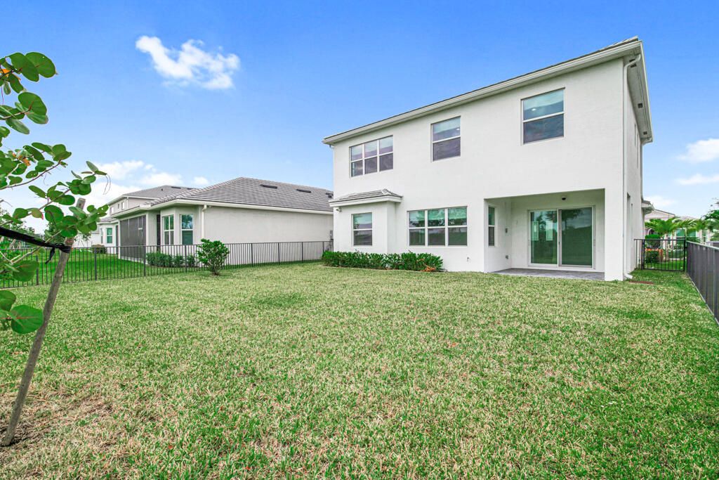 For Sale: $750,000 (3 beds, 2 baths, 2568 Square Feet)