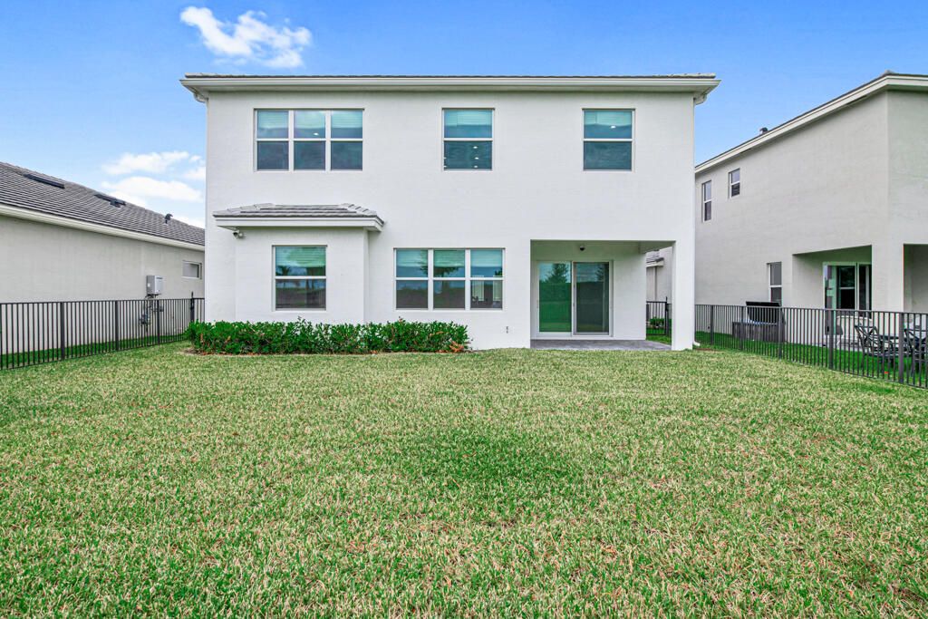 For Sale: $750,000 (3 beds, 2 baths, 2568 Square Feet)