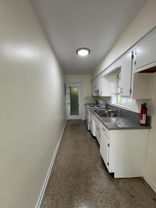 For Rent: $1,750 (1 beds, 1 baths, 616 Square Feet)