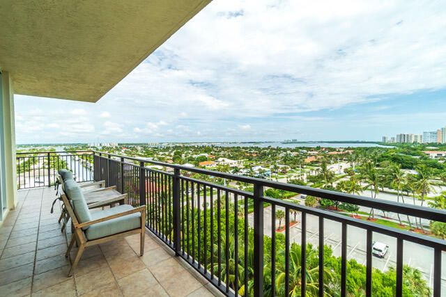 For Sale: $849,900 (2 beds, 2 baths, 1046 Square Feet)