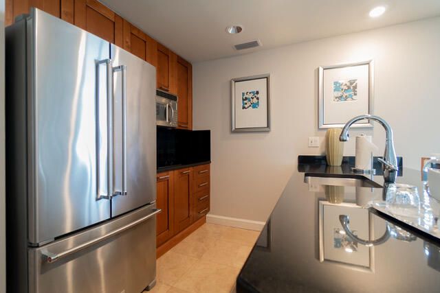 For Sale: $849,900 (2 beds, 2 baths, 1046 Square Feet)