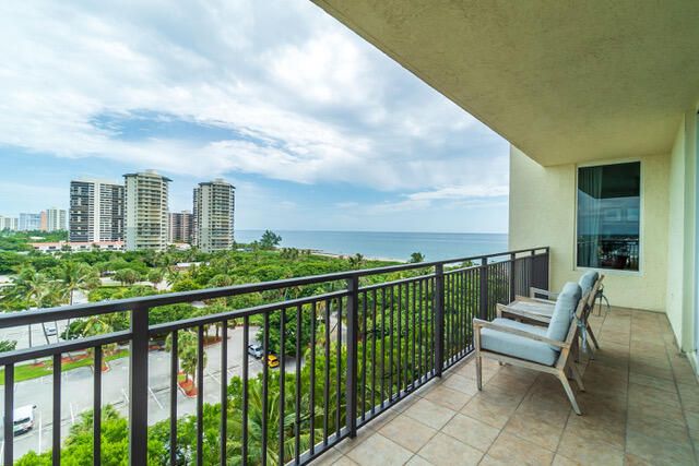 For Sale: $849,900 (2 beds, 2 baths, 1046 Square Feet)