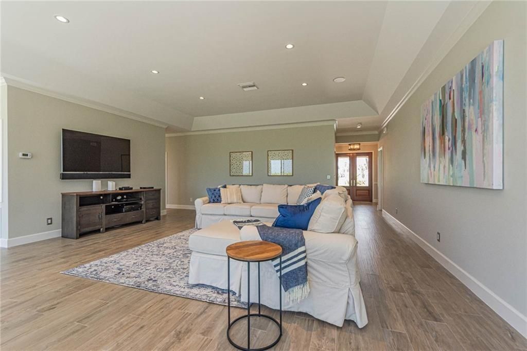 For Sale: $7,295,000 (4 beds, 4 baths, 3311 Square Feet)