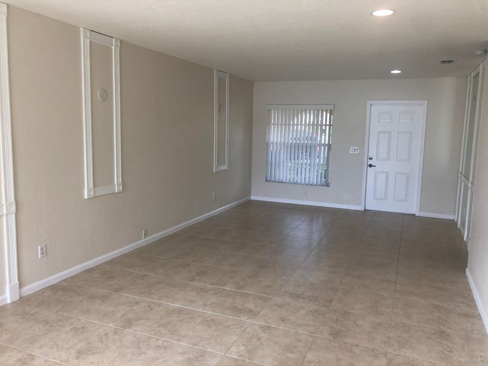 For Rent: $3,200 (3 beds, 2 baths, 1671 Square Feet)