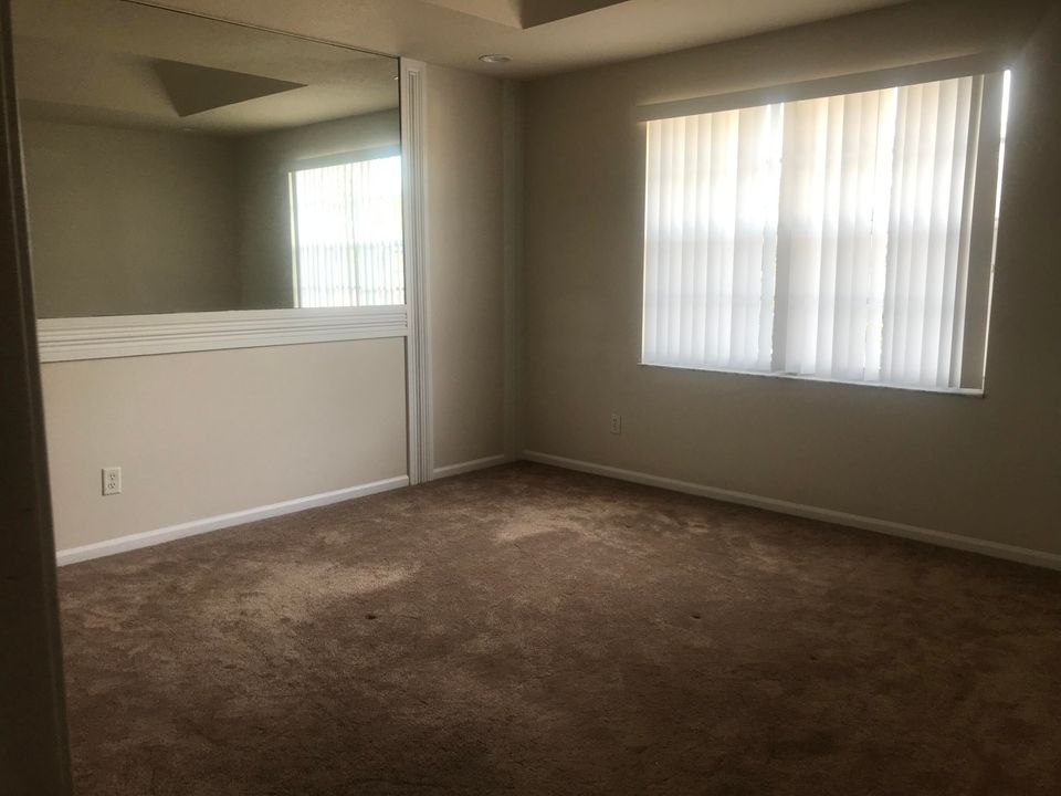 For Rent: $3,200 (3 beds, 2 baths, 1671 Square Feet)