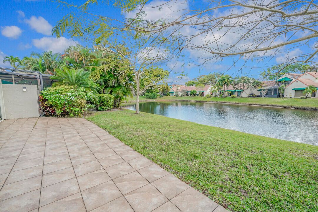 For Sale: $650,000 (3 beds, 2 baths, 2001 Square Feet)