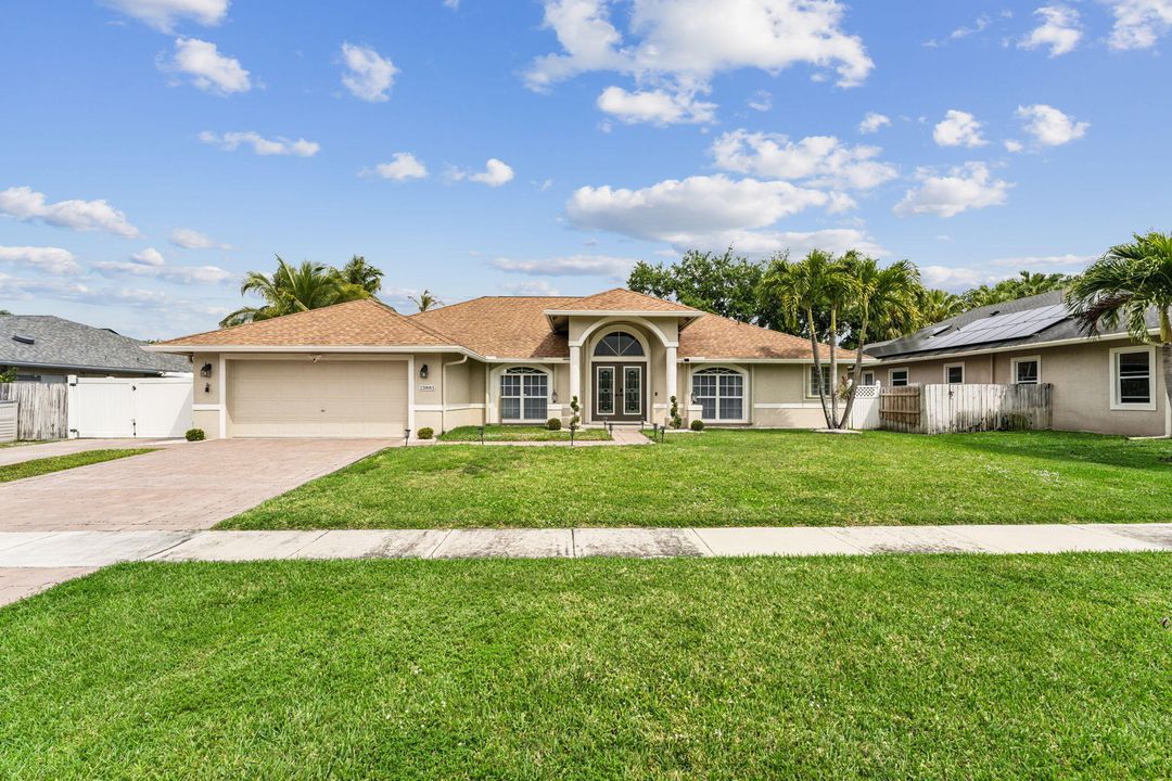 For Sale: $797,000 (4 beds, 2 baths, 2196 Square Feet)