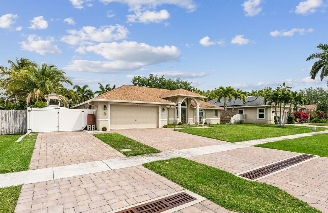 For Sale: $797,000 (4 beds, 2 baths, 2196 Square Feet)