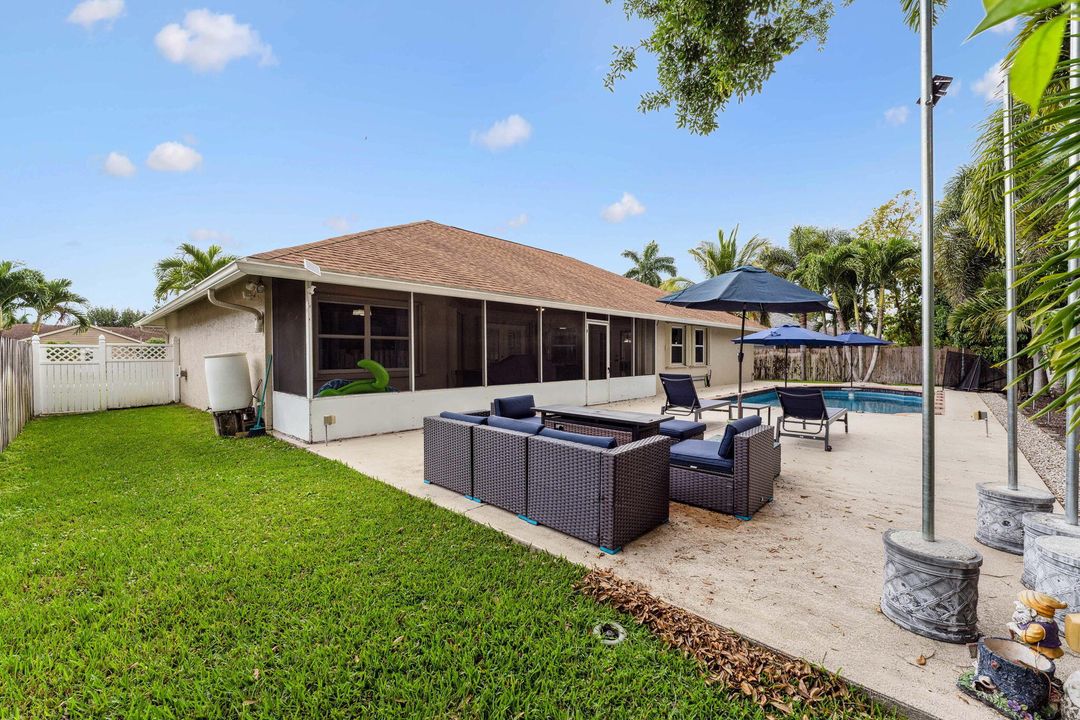 For Sale: $797,000 (4 beds, 2 baths, 2196 Square Feet)