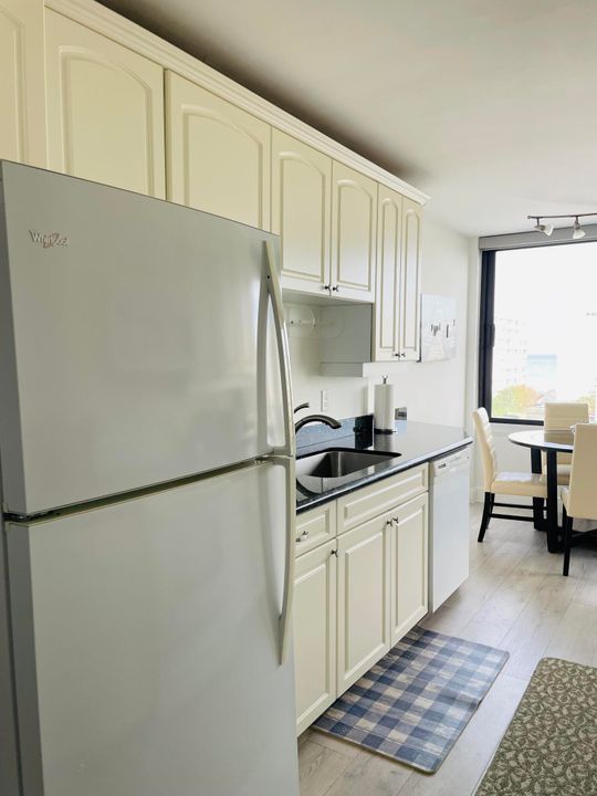 For Sale: $477,000 (2 beds, 2 baths, 1498 Square Feet)