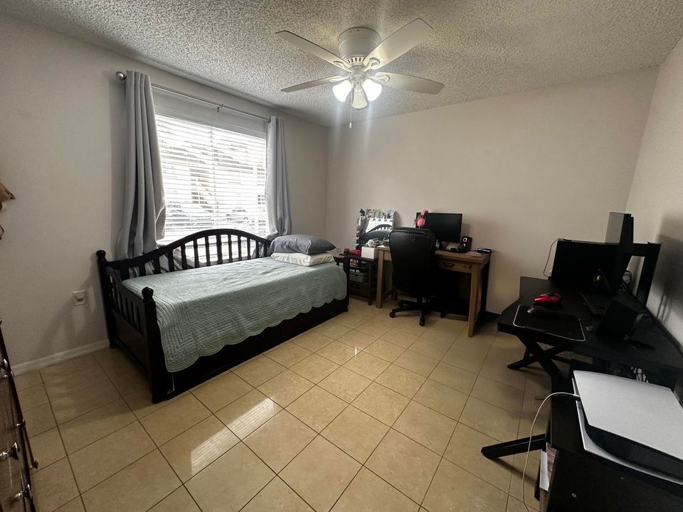 For Rent: $2,100 (2 beds, 2 baths, 1130 Square Feet)