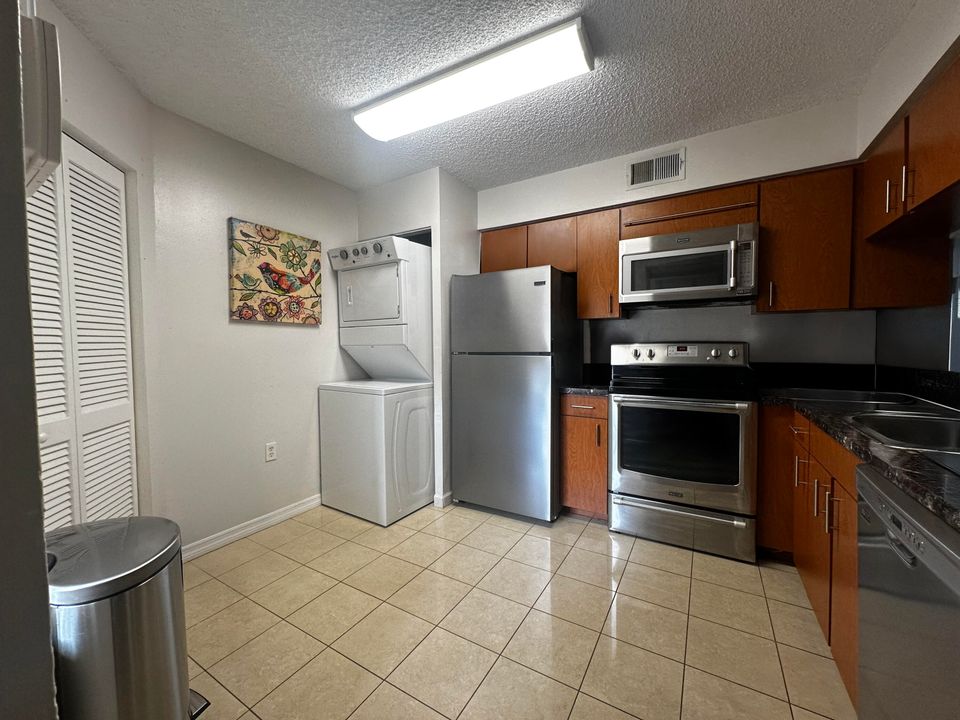 For Rent: $2,100 (2 beds, 2 baths, 1130 Square Feet)