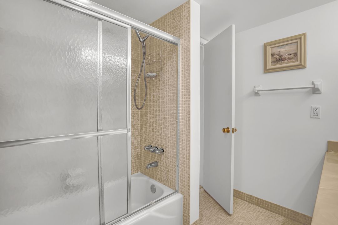 For Sale: $233,900 (2 beds, 2 baths, 1224 Square Feet)