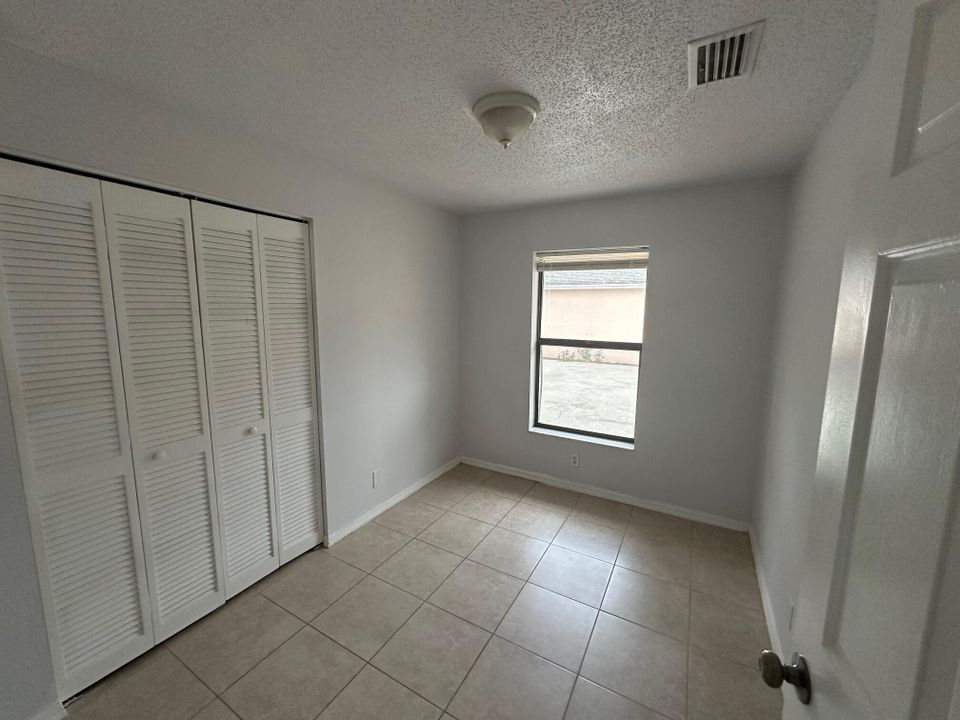 For Rent: $2,650 (3 beds, 3 baths, 1100 Square Feet)