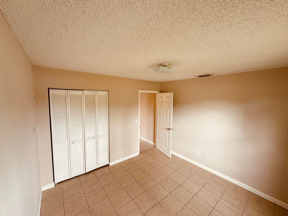 For Rent: $2,600 (3 beds, 2 baths, 1050 Square Feet)