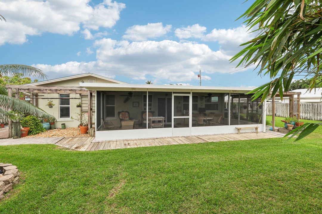 For Sale: $665,000 (3 beds, 2 baths, 1511 Square Feet)