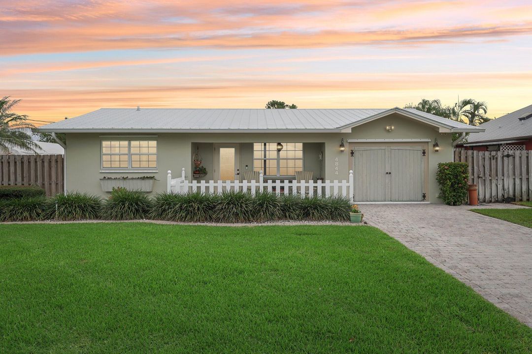 For Sale: $665,000 (3 beds, 2 baths, 1511 Square Feet)