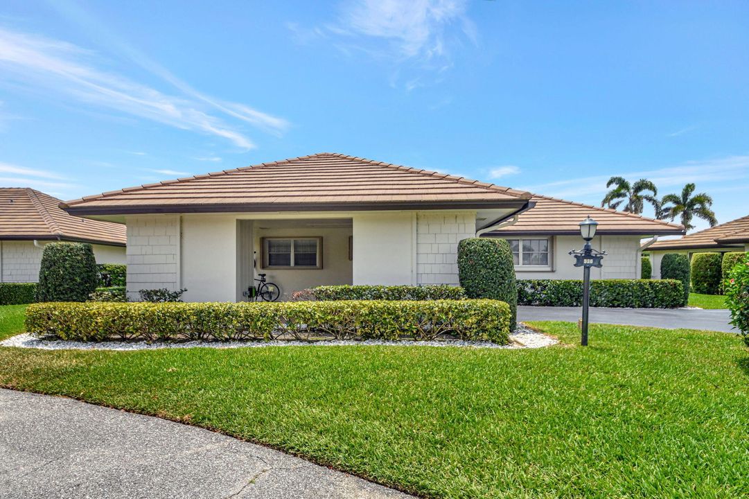 For Sale: $695,000 (3 beds, 2 baths, 2075 Square Feet)