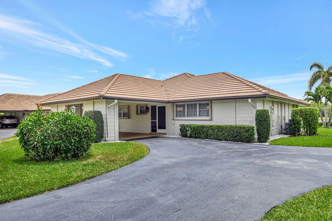 For Sale: $695,000 (3 beds, 2 baths, 2075 Square Feet)