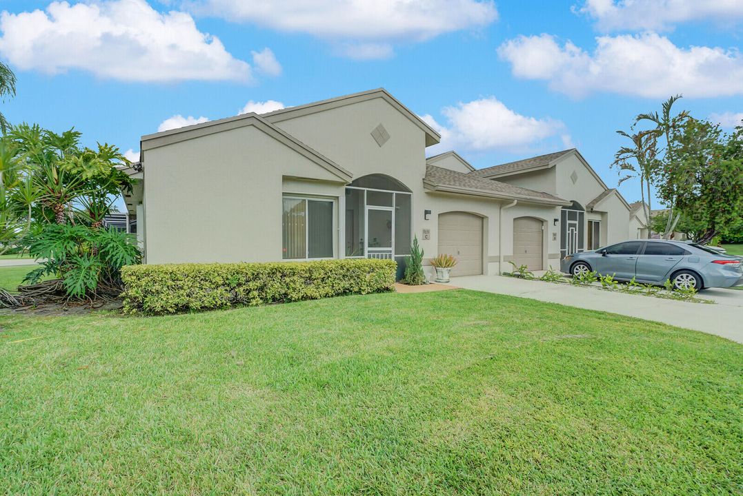 For Sale: $450,000 (3 beds, 2 baths, 1566 Square Feet)