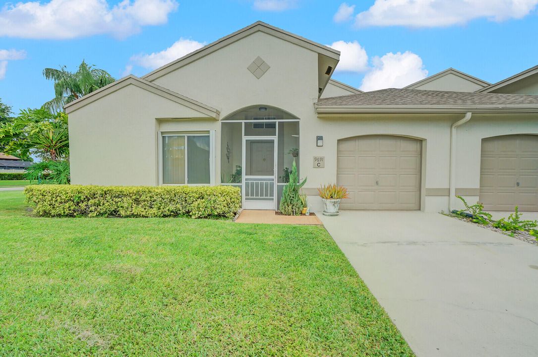 For Sale: $450,000 (3 beds, 2 baths, 1566 Square Feet)