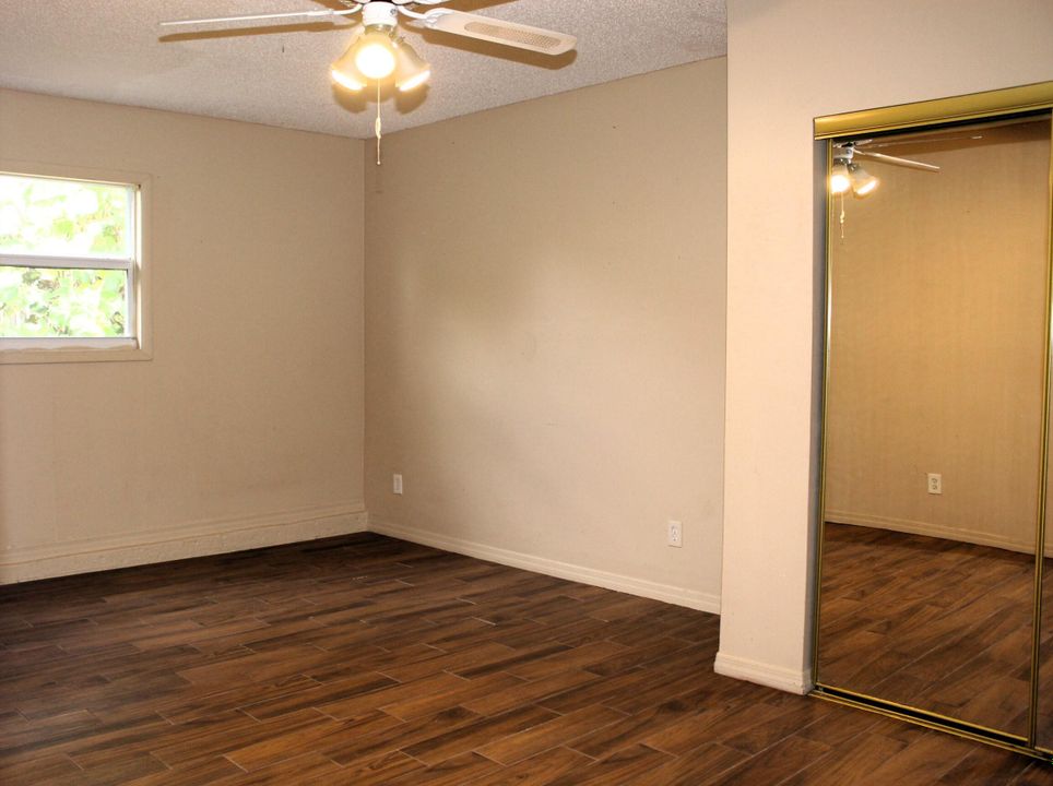 For Rent: $2,100 (3 beds, 2 baths, 1500 Square Feet)