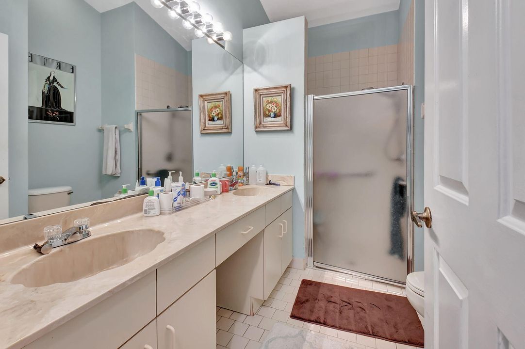 For Sale: $374,900 (2 beds, 2 baths, 1243 Square Feet)