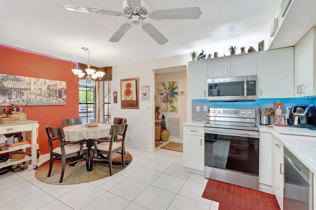 For Sale: $329,000 (2 beds, 2 baths, 1498 Square Feet)