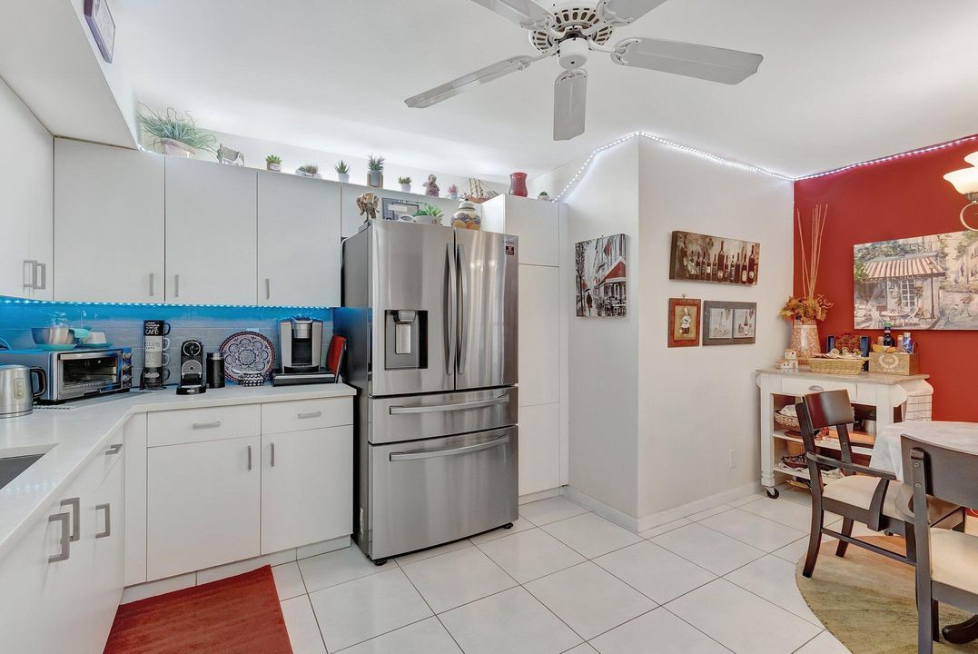 For Sale: $329,000 (2 beds, 2 baths, 1498 Square Feet)