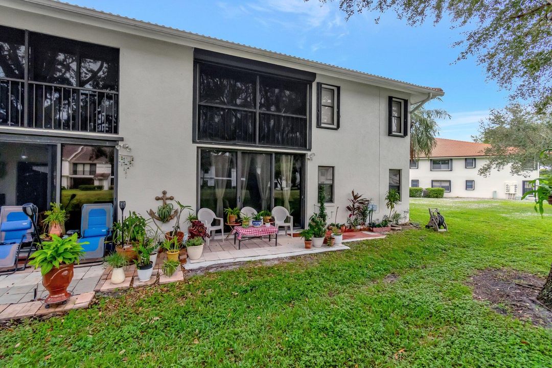 For Sale: $329,000 (2 beds, 2 baths, 1498 Square Feet)