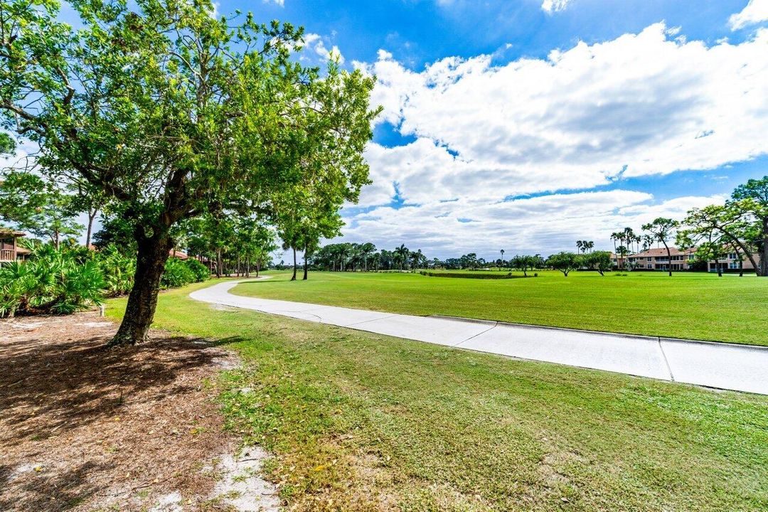 For Sale: $545,000 (2 beds, 2 baths, 1366 Square Feet)